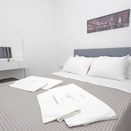 Seafront - Port House G Apartment *
