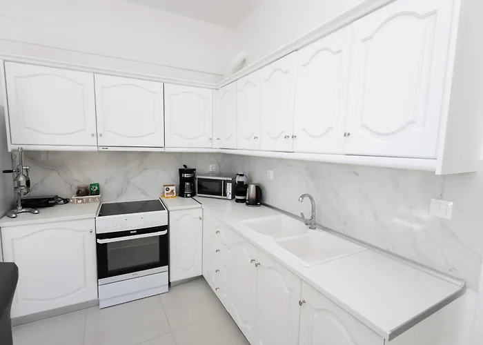 Seafront - Port House G דירה