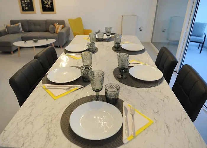 Apartment Seafront - Port House G *