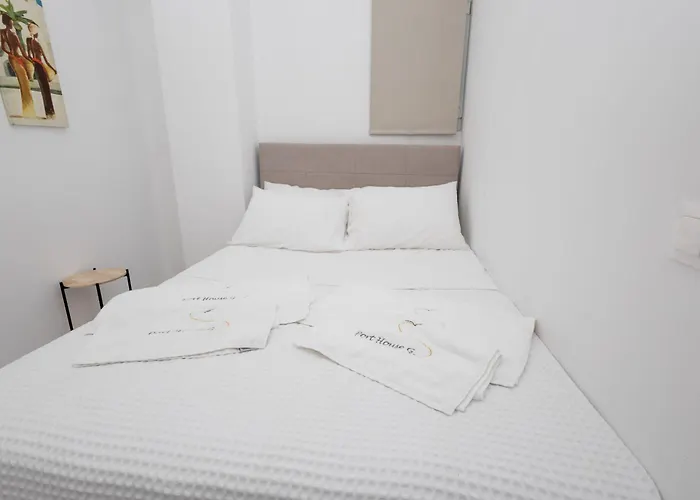 Seafront - Port House G * פורטו הלי