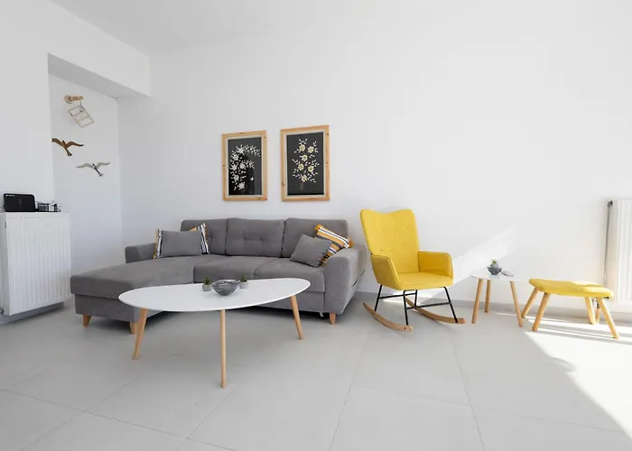 Seafront - Port House G * פורטו הלי