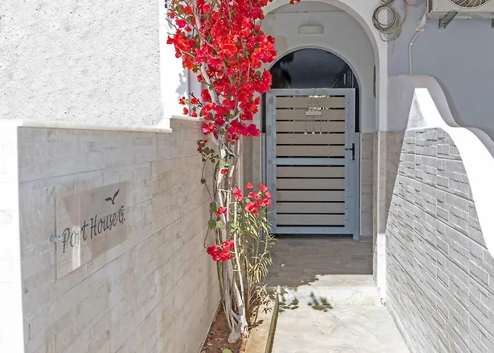 Seafront - Port House G דירה *