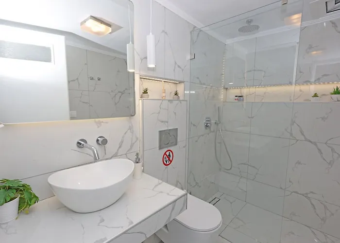 Seafront - Port House G דירה